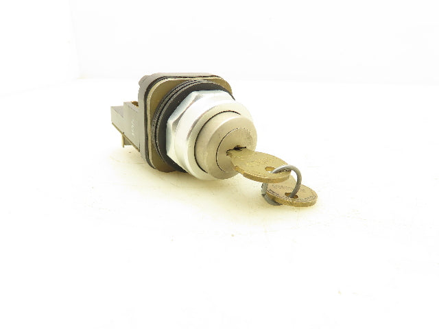 Allen Bradley 800T-NX191B Cylinder Lock Push Button 30 mm Ser A 1 NO 1 NC Keyed