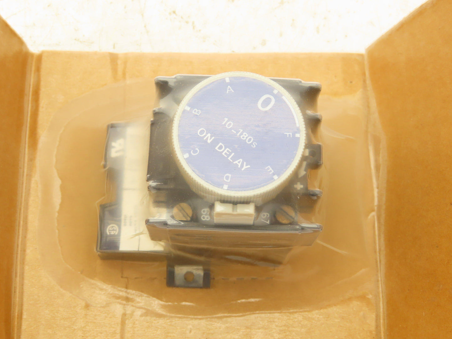 Telemecanique J20NTC18 Pneumatic Timing Control Relay 10-180 Sec On Delay