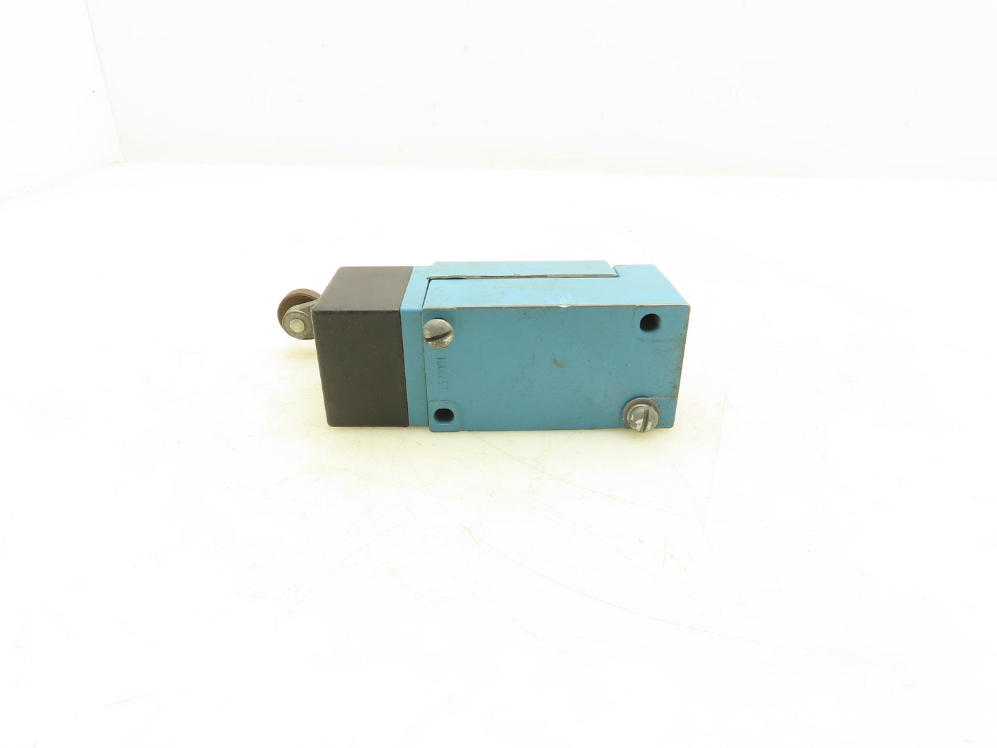 Honeywell LSA1A MDL B Micro Switch Heavy Duty Limit Switch 10A 600VAC Roller Arm