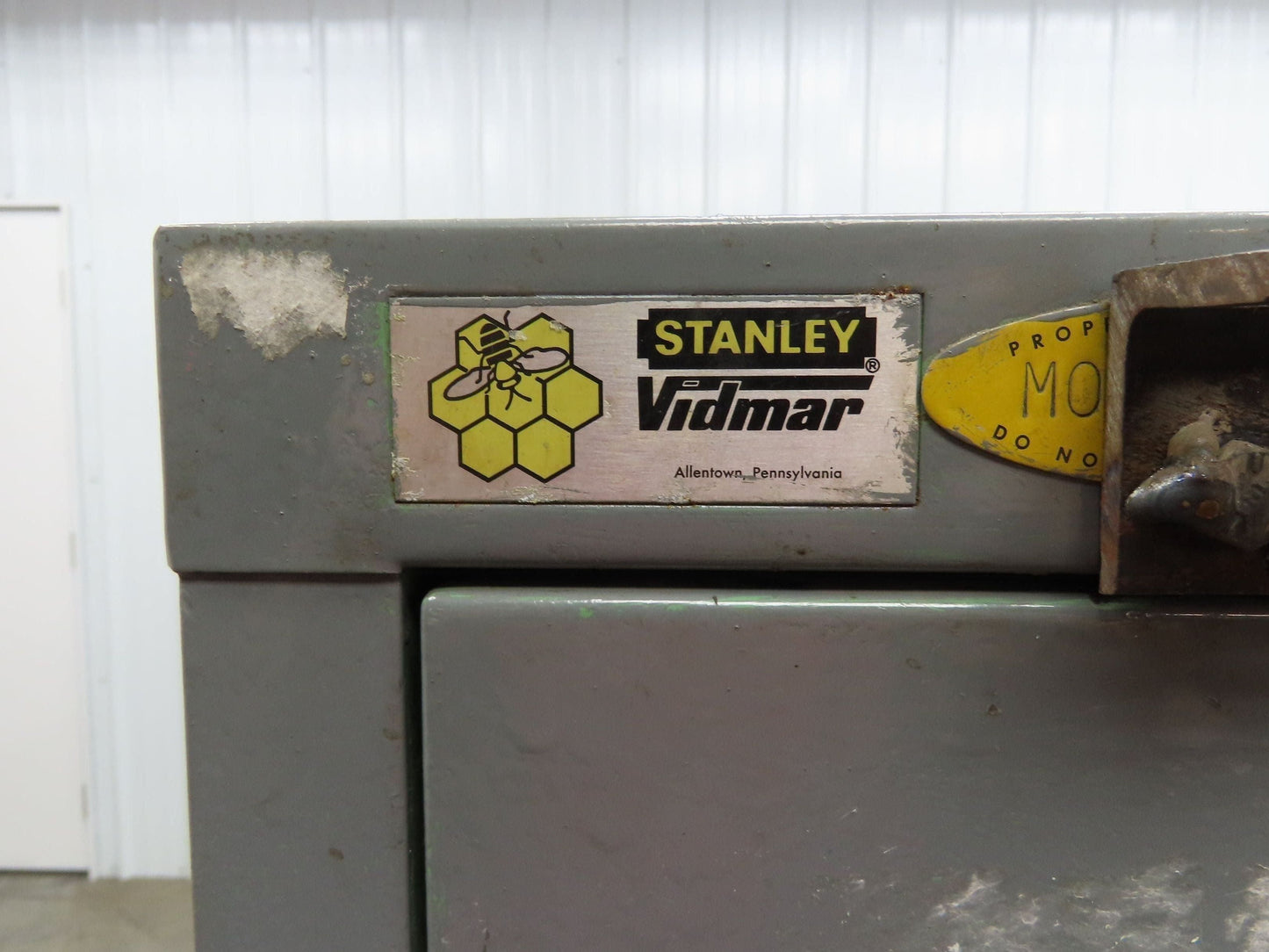 Stanley Vidmar Single Door Storage Cabinet 3 Shelf 30 x 29 x 59" Lista Toolbox