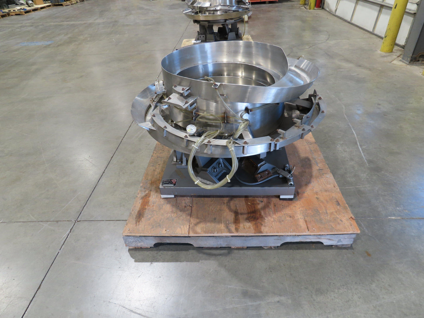 Fortville Feeders Vibratory Parts Feeder 44" Stainless Bowl 120V