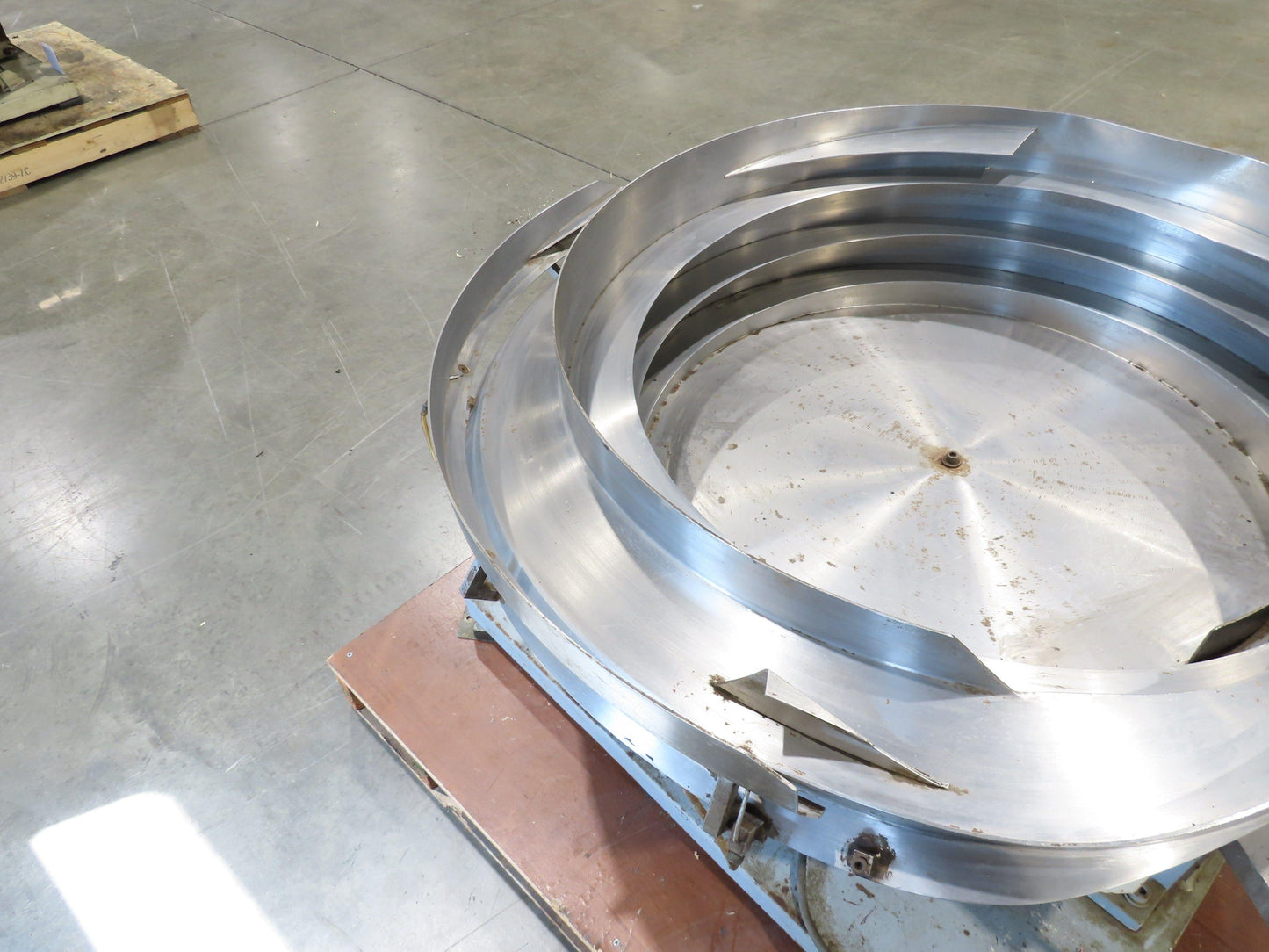 Vibratory Parts Feeder 46" Stainless Bowl 120V