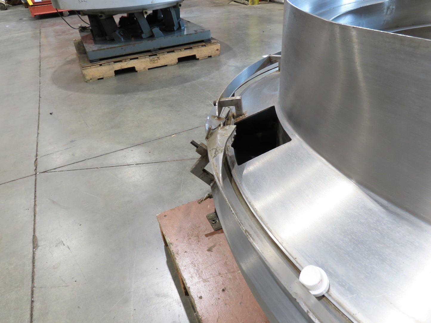 Vibratory Parts Feeder 46" Stainless Bowl 120V