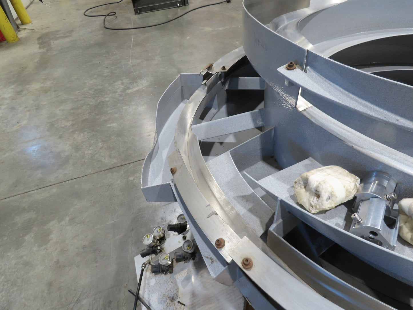 Fortville Feeders Vibratory Parts Feeder 60" Stainless Bowl