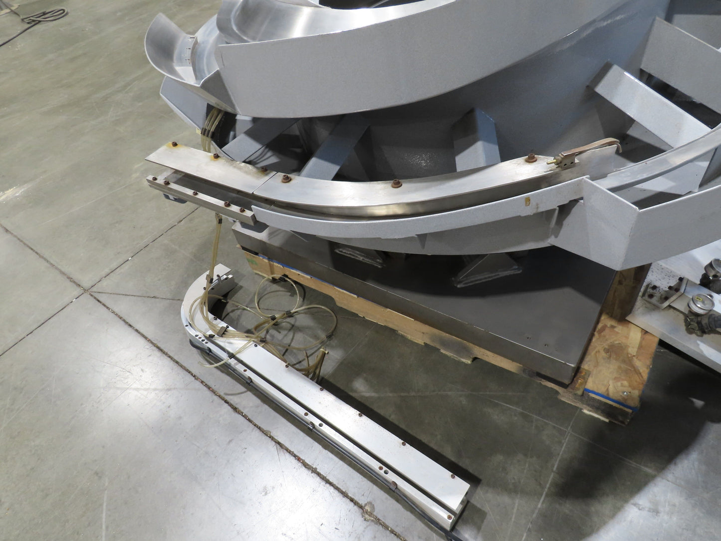 Fortville Feeders Vibratory Parts Feeder 60" Stainless Bowl