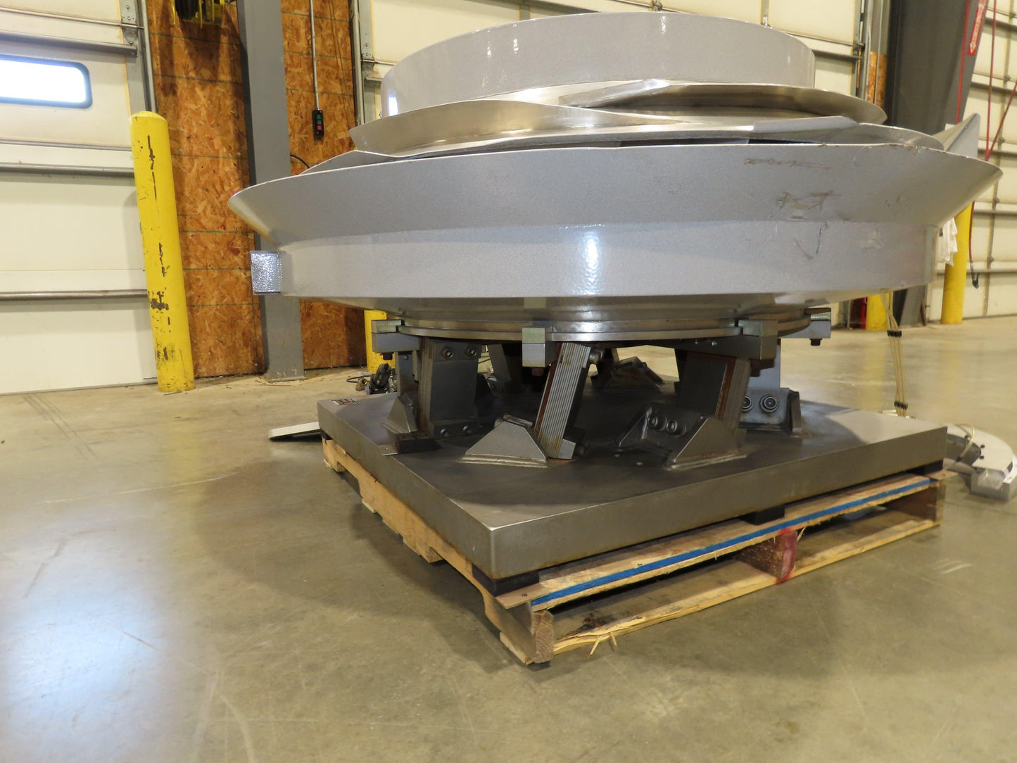 Fortville Feeders Vibratory Parts Feeder 60" Stainless Bowl