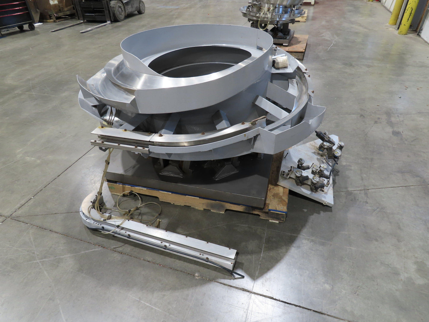 Fortville Feeders Vibratory Parts Feeder 60" Stainless Bowl