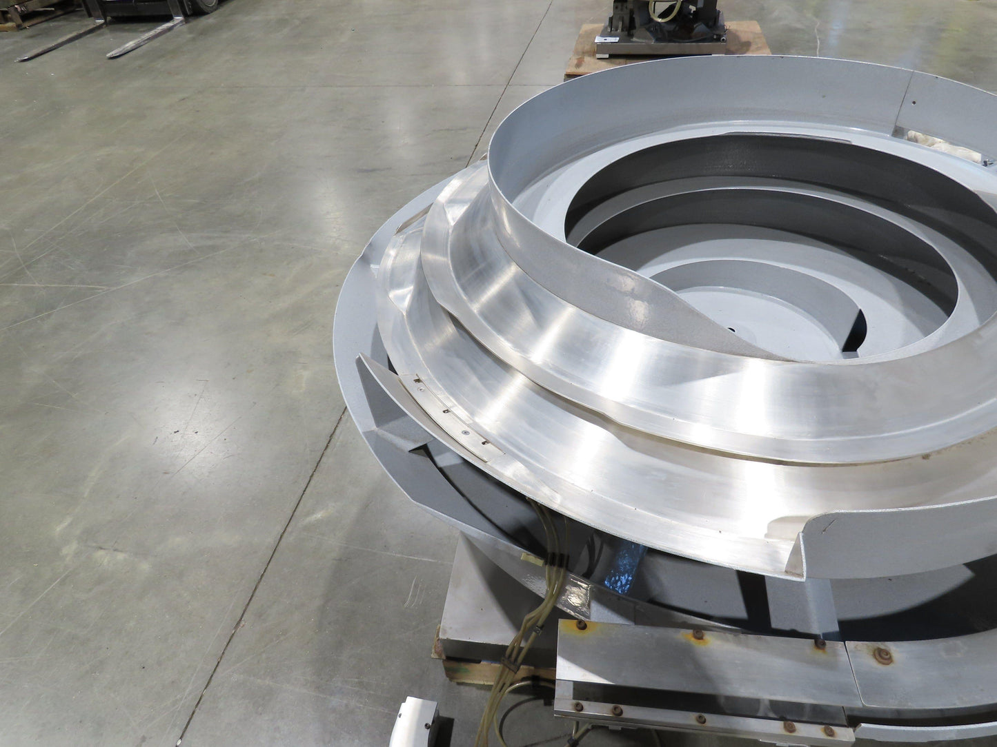 Fortville Feeders Vibratory Parts Feeder 60" Stainless Bowl