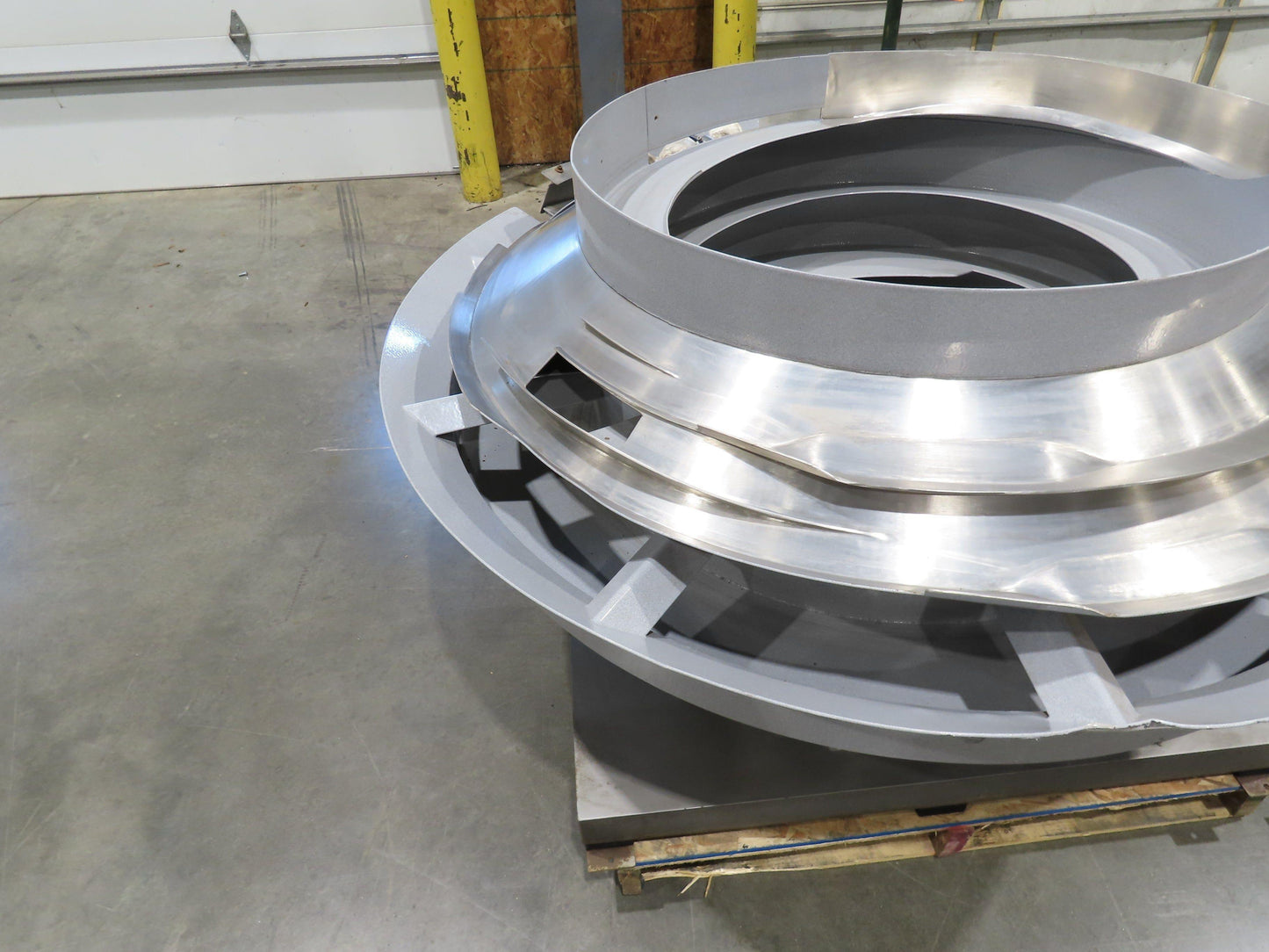 Fortville Feeders Vibratory Parts Feeder 60" Stainless Bowl