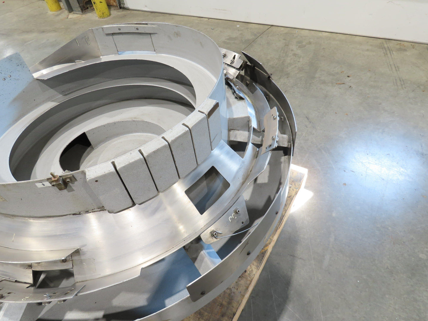 Fortville Feeders Vibratory Parts Feeder 48" Stainless Bowl