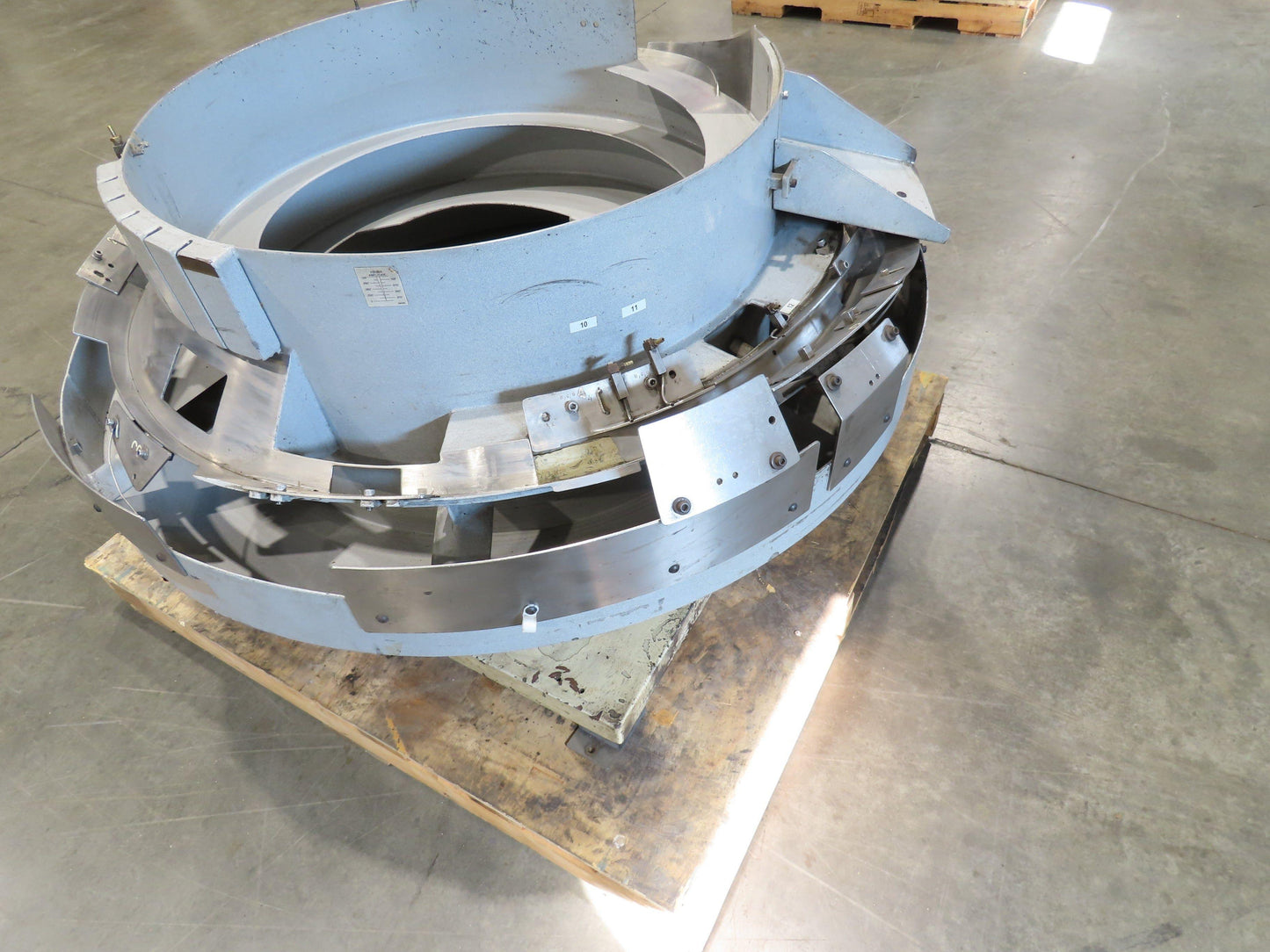 Fortville Feeders Vibratory Parts Feeder 48" Stainless Bowl