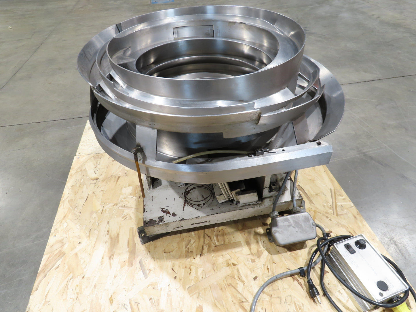 Vibratory Parts Feeder 34" Stainless Bowl 115V