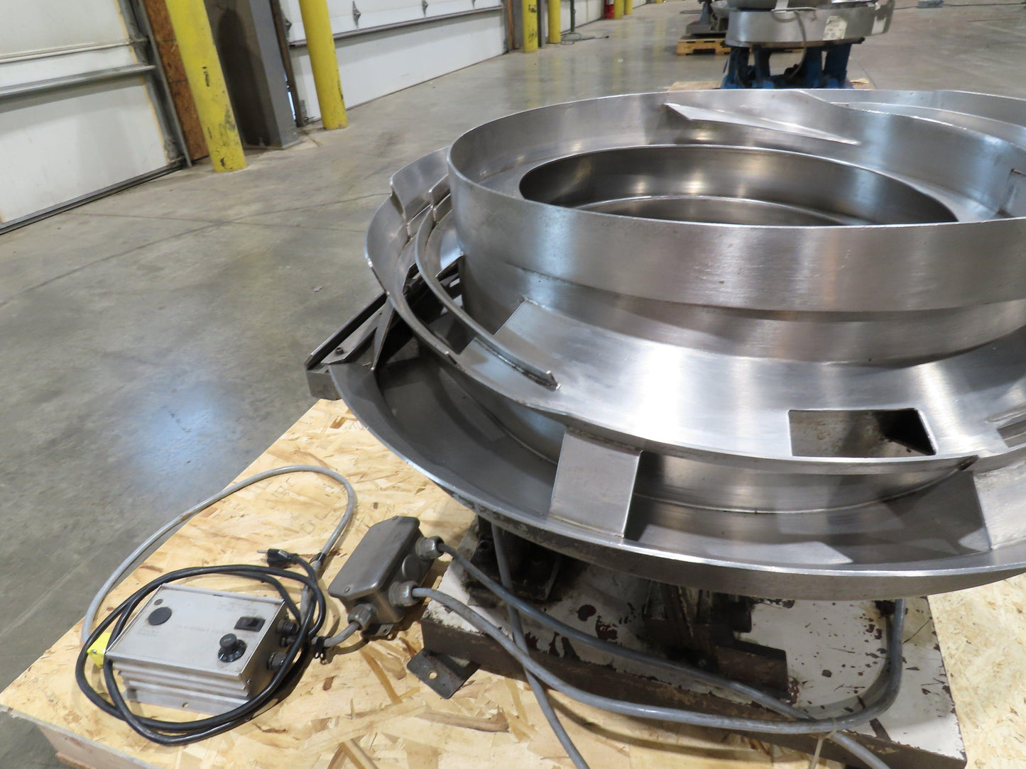 Vibratory Parts Feeder 34" Stainless Bowl 115V