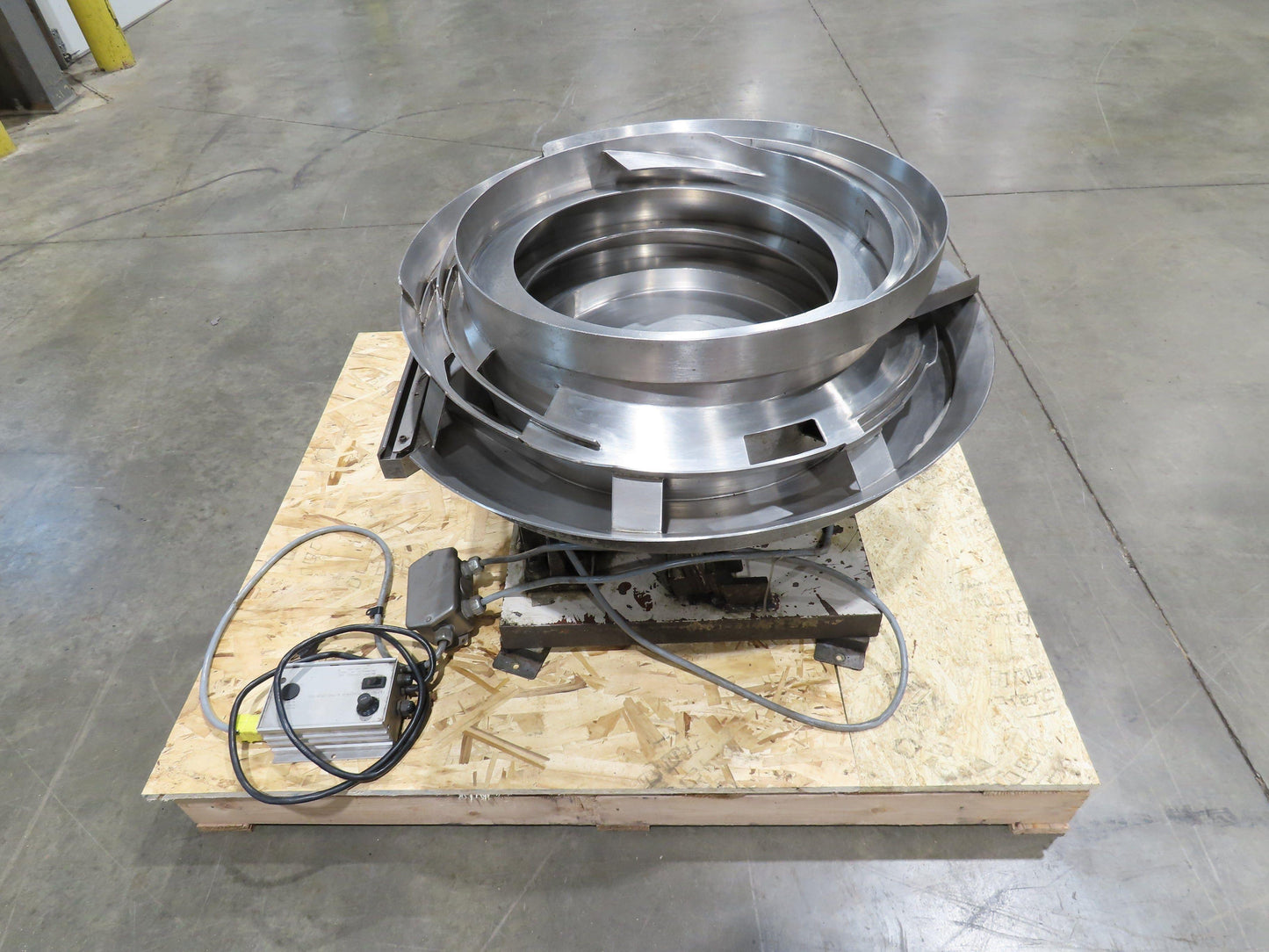Vibratory Parts Feeder 34" Stainless Bowl 115V