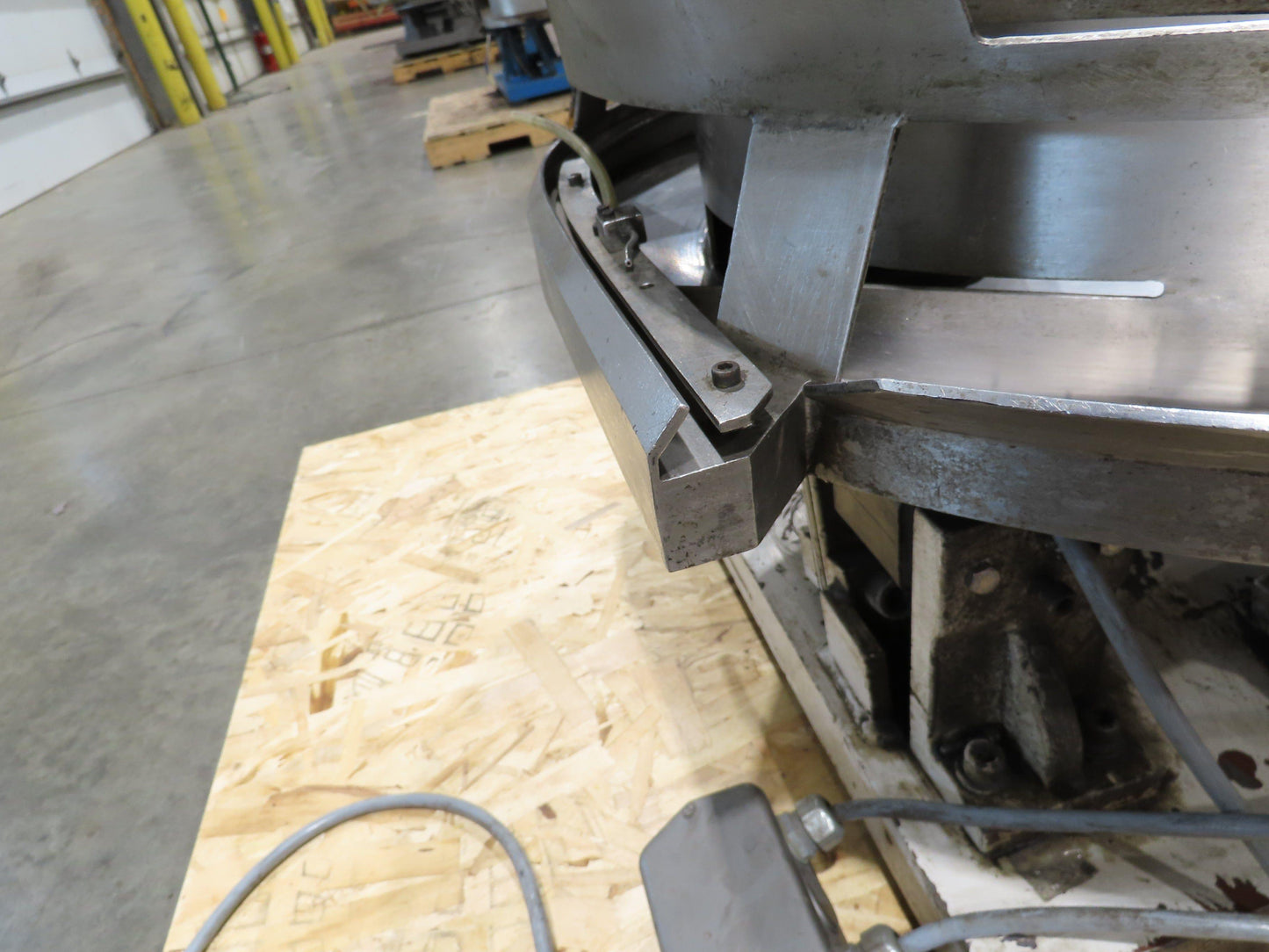 Vibratory Parts Feeder 34" Stainless Bowl 115V