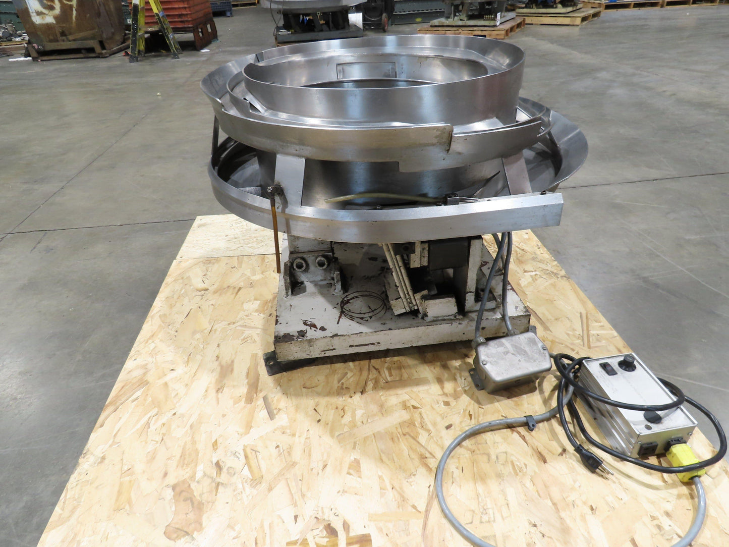 Vibratory Parts Feeder 34" Stainless Bowl 115V
