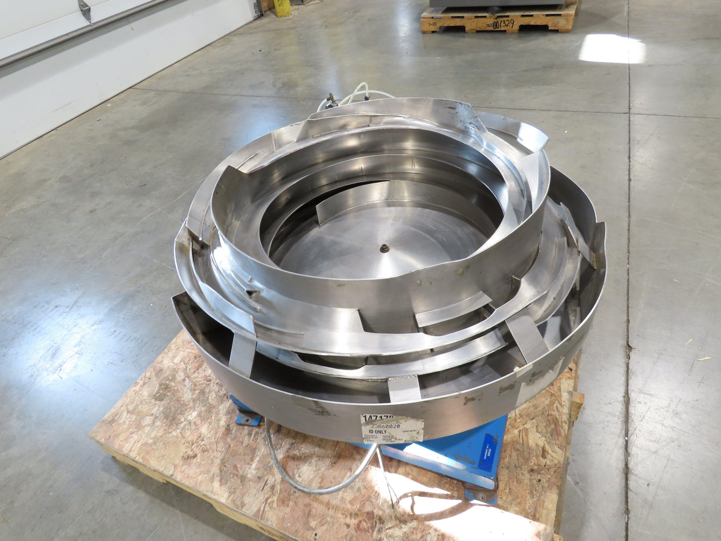 Vibratory Parts Feeder 38" Stainless Bowl 115V