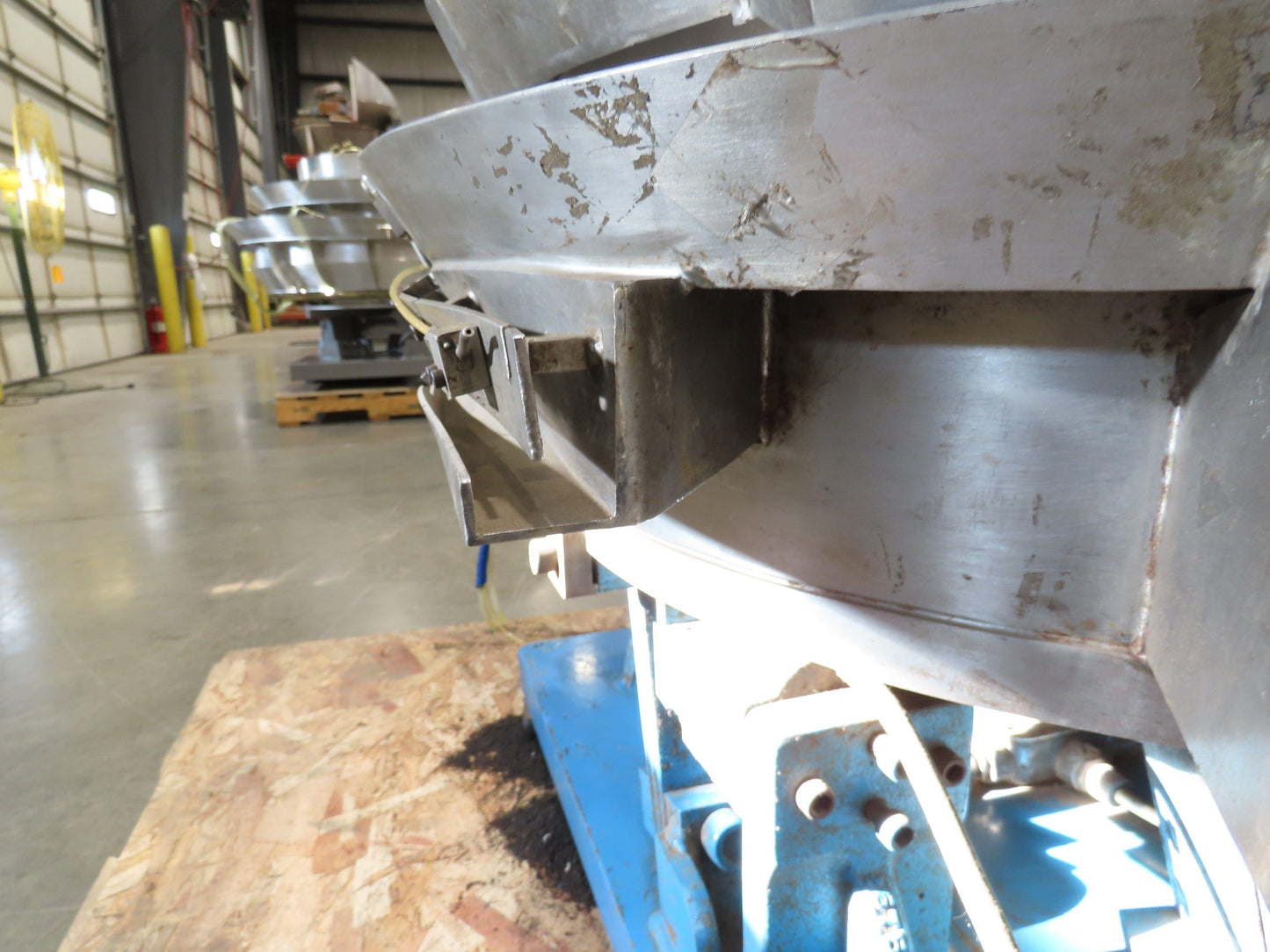 Vibratory Parts Feeder 38" Stainless Bowl 115V