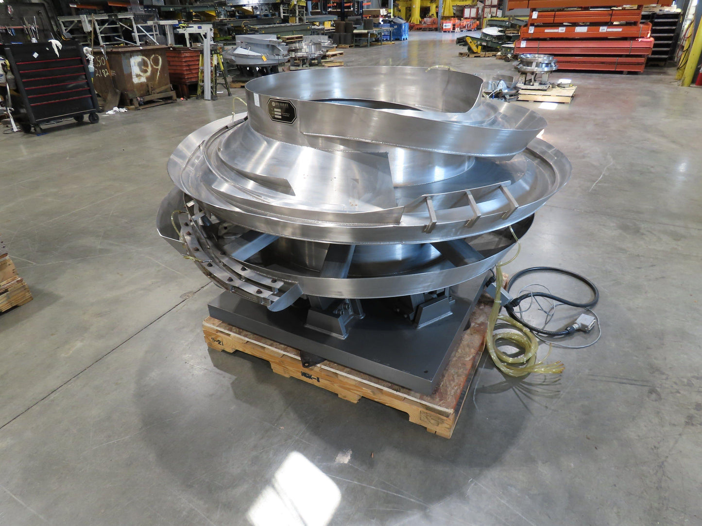 United Toolers Vibratory Parts Feeder 66" Stainless Bowl 115V