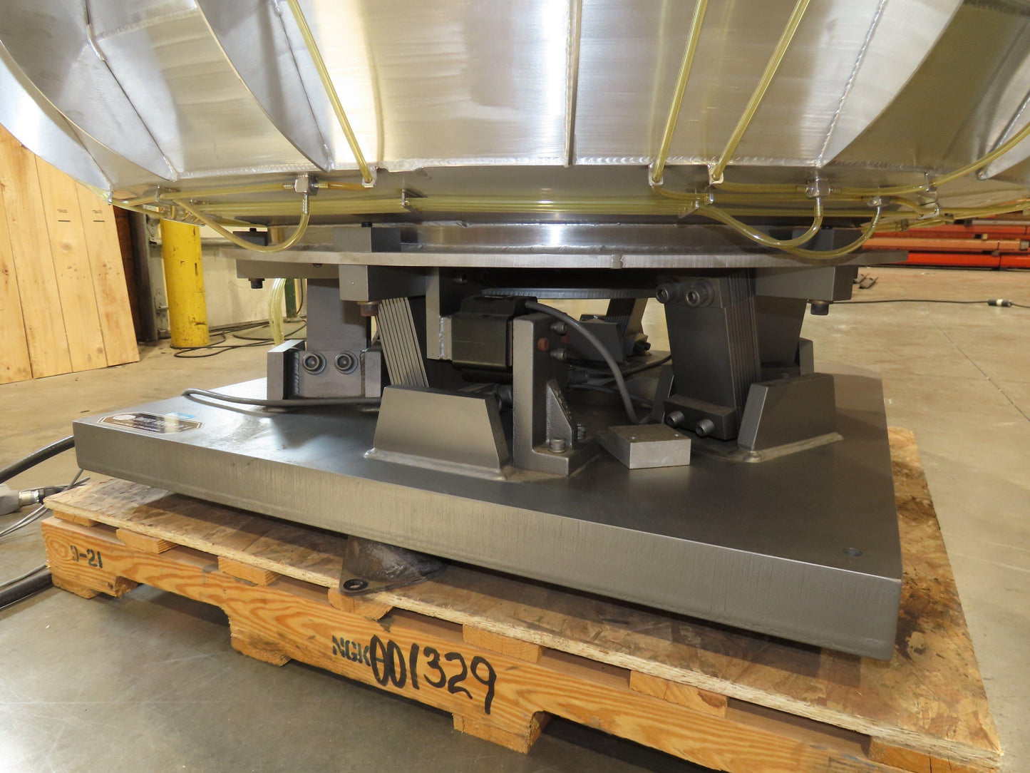 United Toolers Vibratory Parts Feeder 66" Stainless Bowl 115V