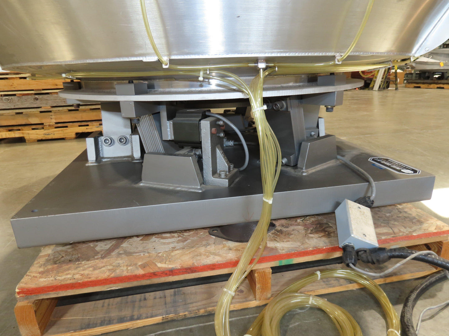 United Toolers Vibratory Parts Feeder 66" Stainless Bowl 115V