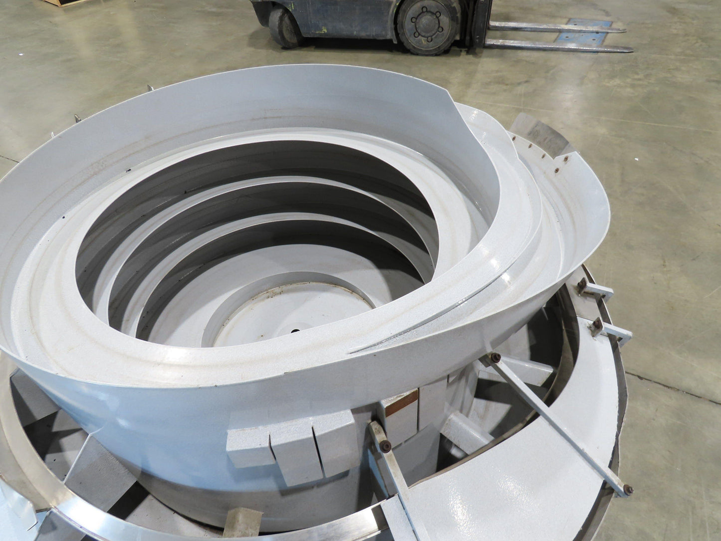 Fortville Feeders Vibratory Parts Feeder 60" Stainless Bowl 115V