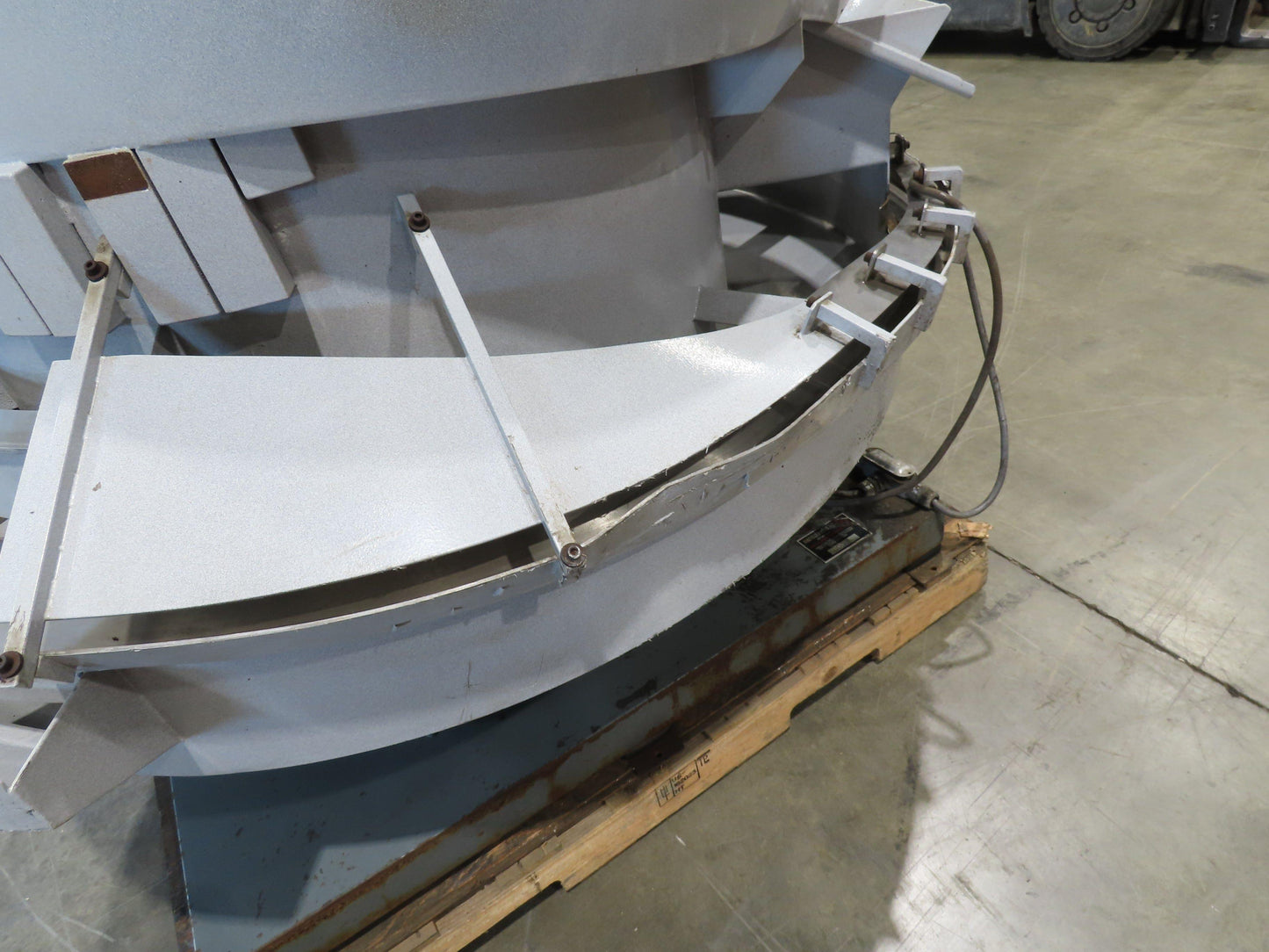 Fortville Feeders Vibratory Parts Feeder 60" Stainless Bowl 115V