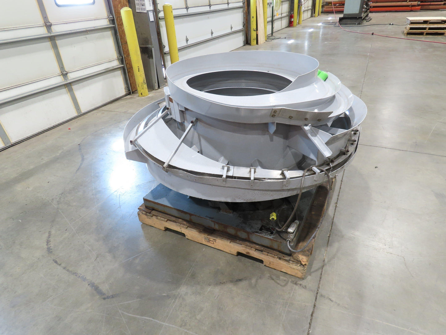 Fortville Feeders Vibratory Parts Feeder 60" Stainless Bowl 115V