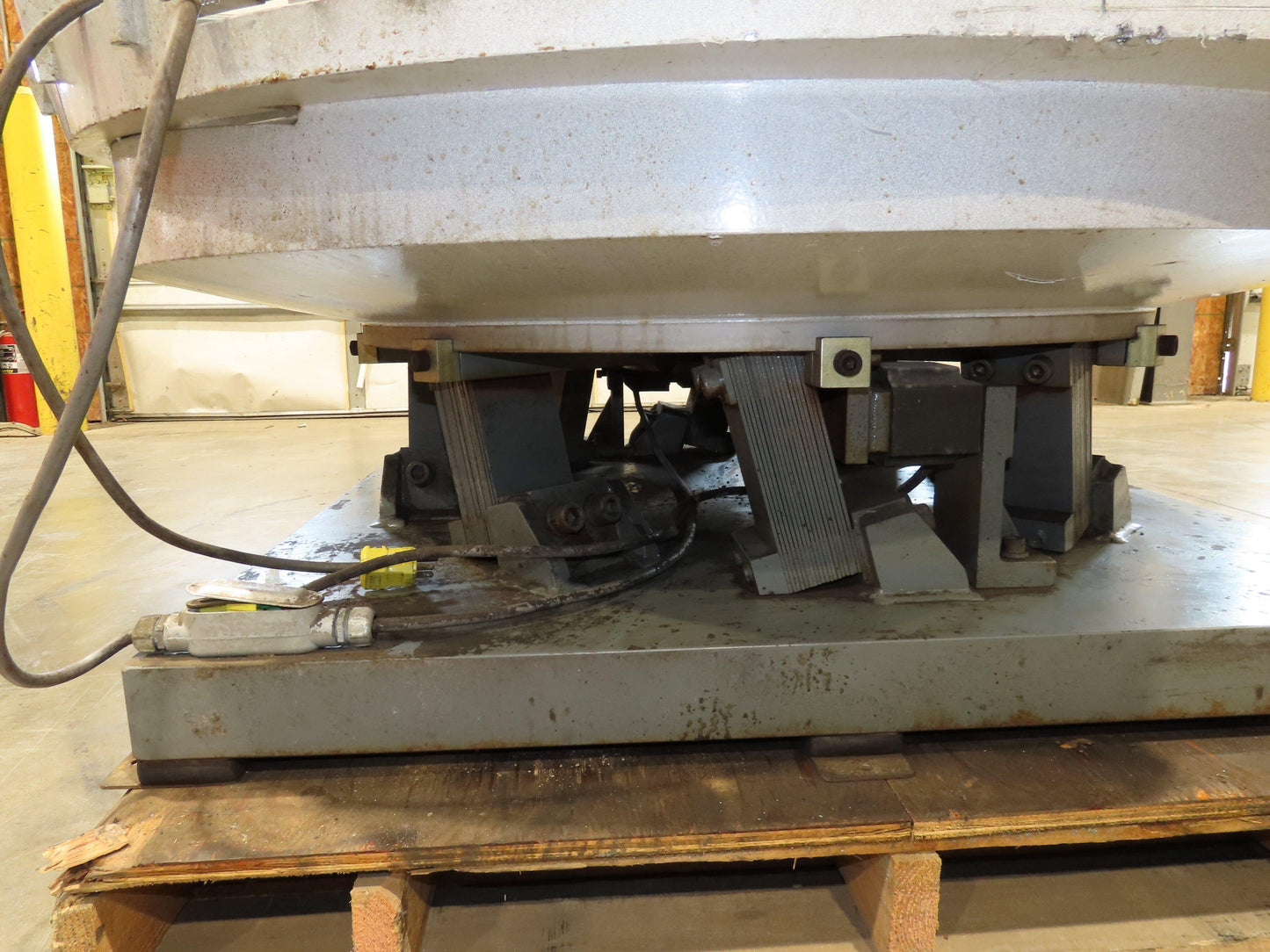 Fortville Feeders Vibratory Parts Feeder 60" Stainless Bowl 115V