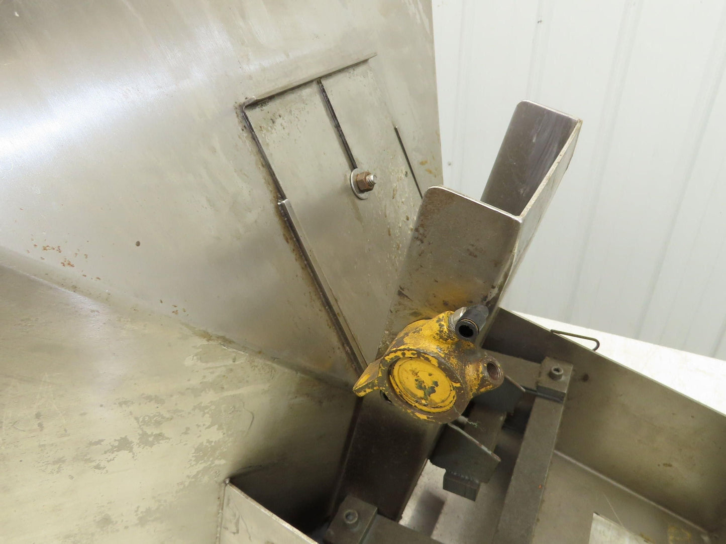Haumiller Pneumatic Vibratory Parts Feeder Bin 24x24" Stainless Hopper