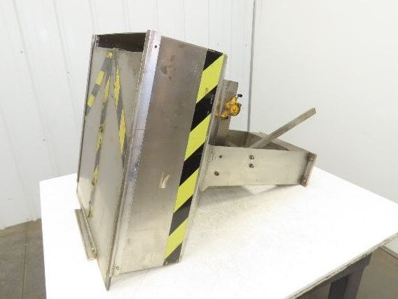 Haumiller Pneumatic Vibratory Parts Feeder Bin 24x24" Stainless Hopper