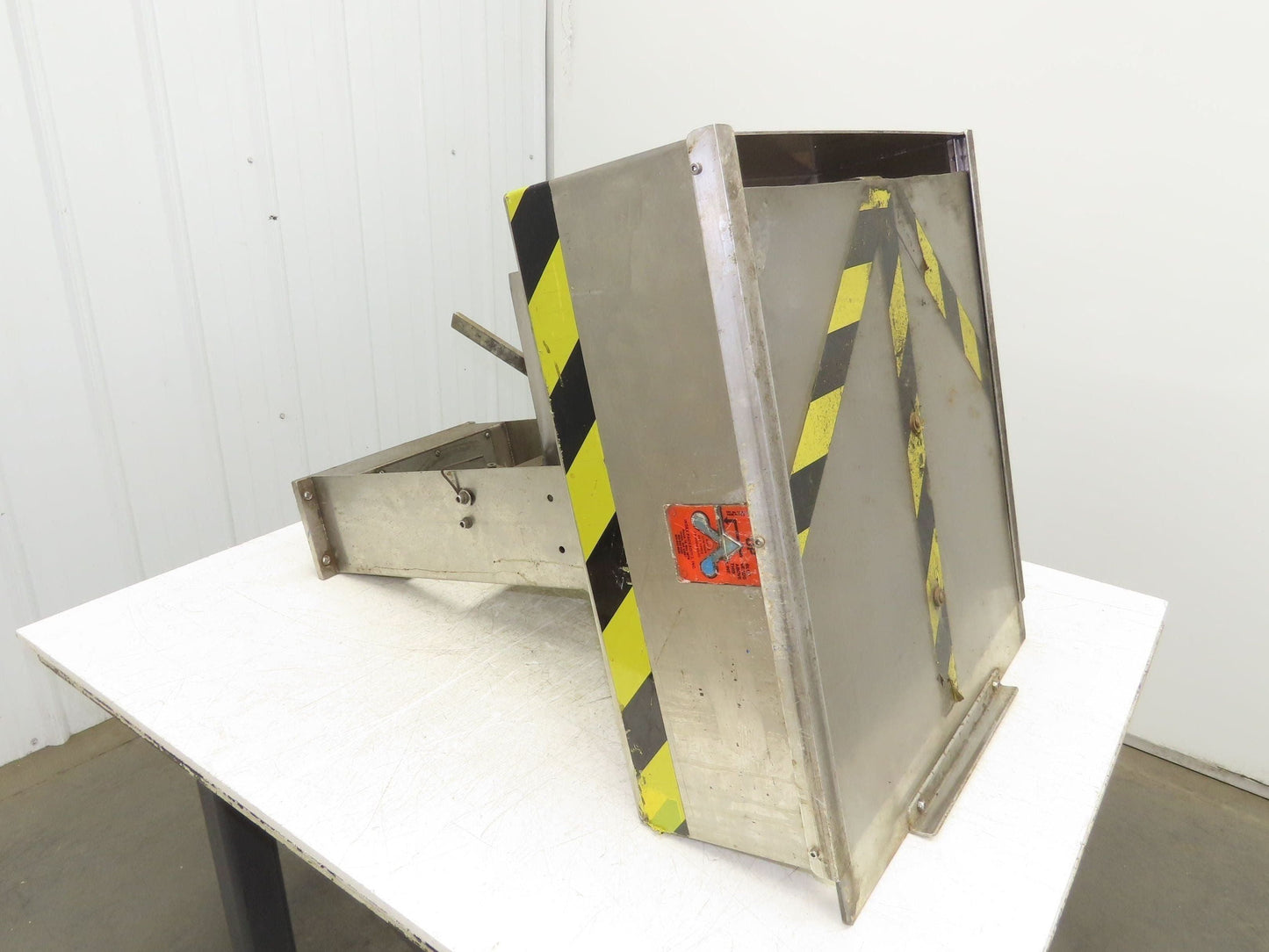 Haumiller Pneumatic Vibratory Parts Feeder Bin 24x24" Stainless Hopper
