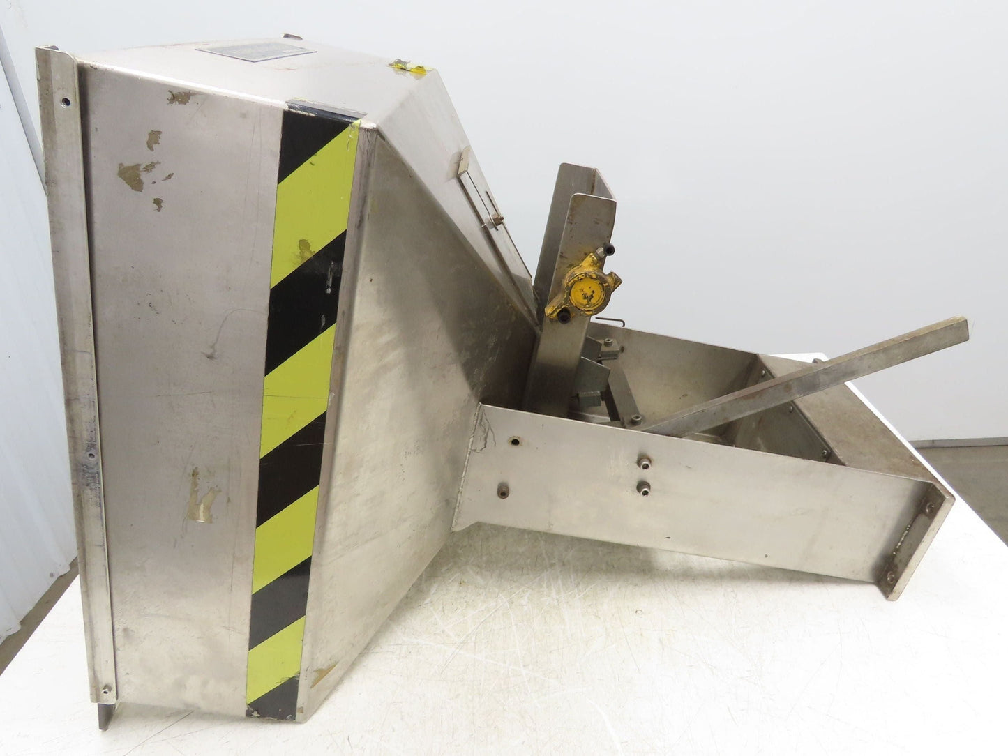 Haumiller Pneumatic Vibratory Parts Feeder Bin 24x24" Stainless Hopper