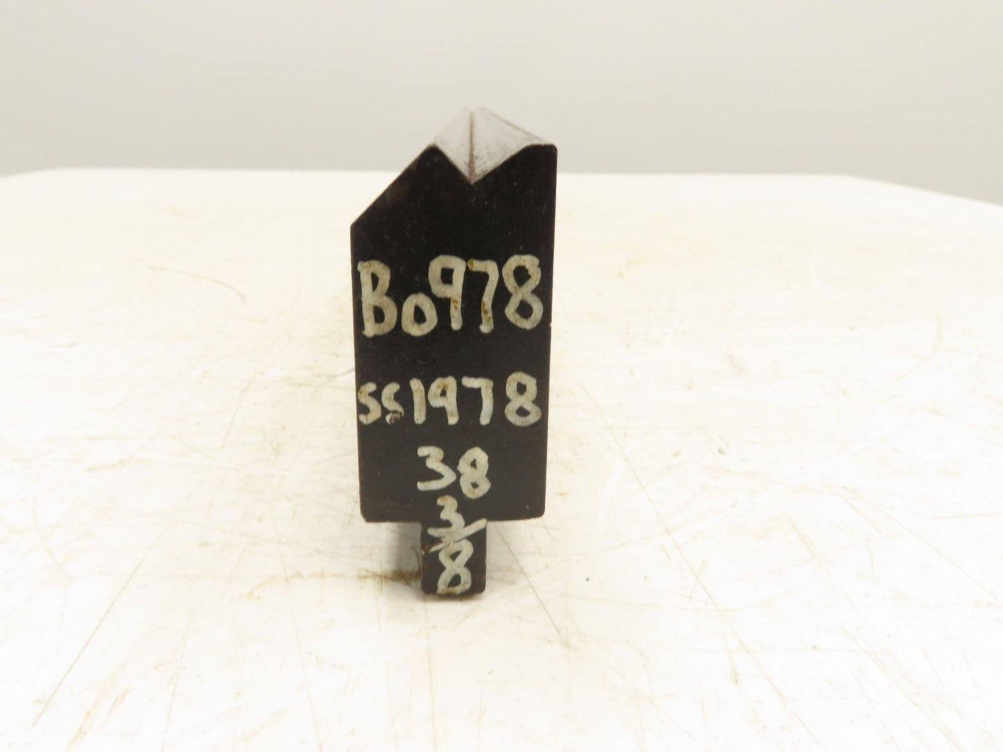 Press Brake Die 36-1/2" Long 90° V 1/2" Tang 1-13/32" W 2-13/16"H Offset