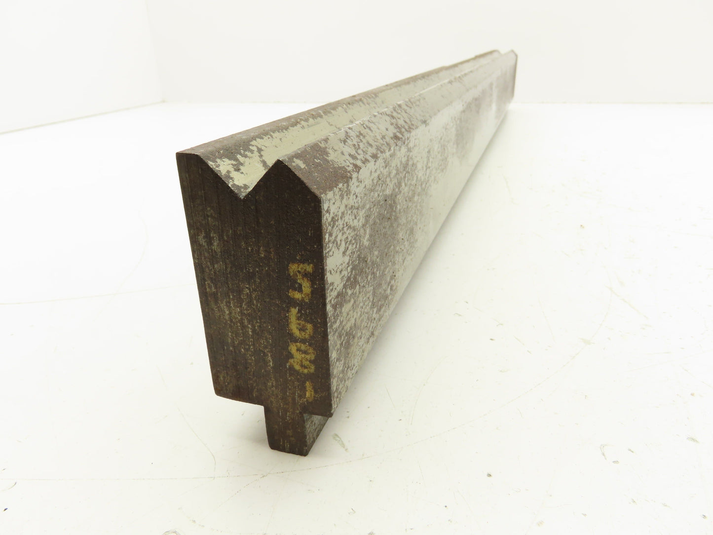 Press Brake Die 29-5/8" Long 90° V 1/2" Tang 1-7/16" W 2-3/4"H Offset