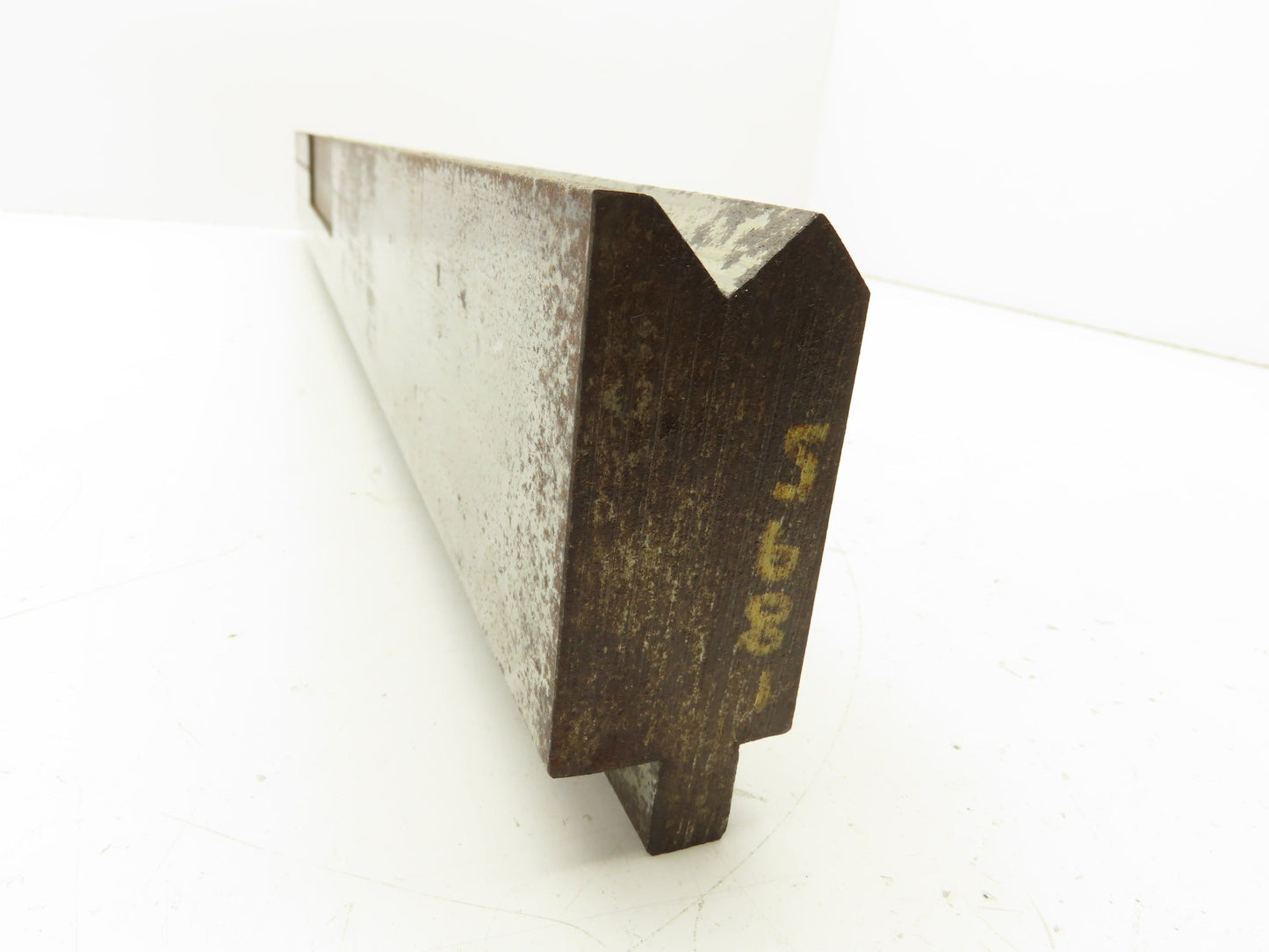 Press Brake Die 29-5/8" Long 90° V 1/2" Tang 1-7/16" W 2-3/4"H Offset
