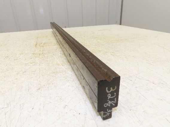 Press Brake Die 32-7/8" Long 90° V 1/2" Tang 1-7/64" W 1-3/4" H 11/32x3/16" V