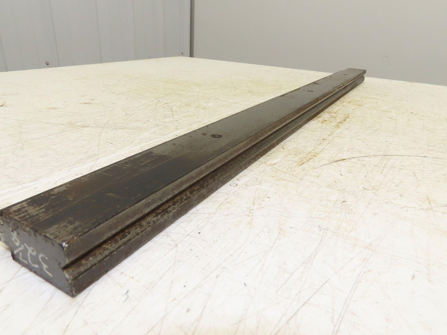 Press Brake Die 32-7/8" Long 90° V 1/2" Tang 1-7/64" W 1-3/4" H 11/32x3/16" V
