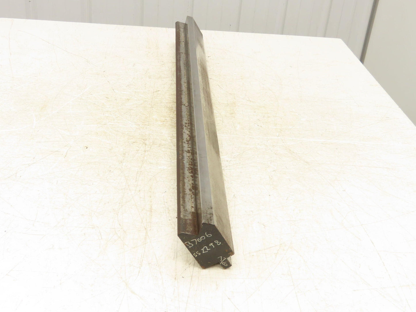 Press Brake Die 36-1/2" Long 90° V 1/2" Tang 1-31/32" W 2-3/4" H 1-1/8"x9/16" V