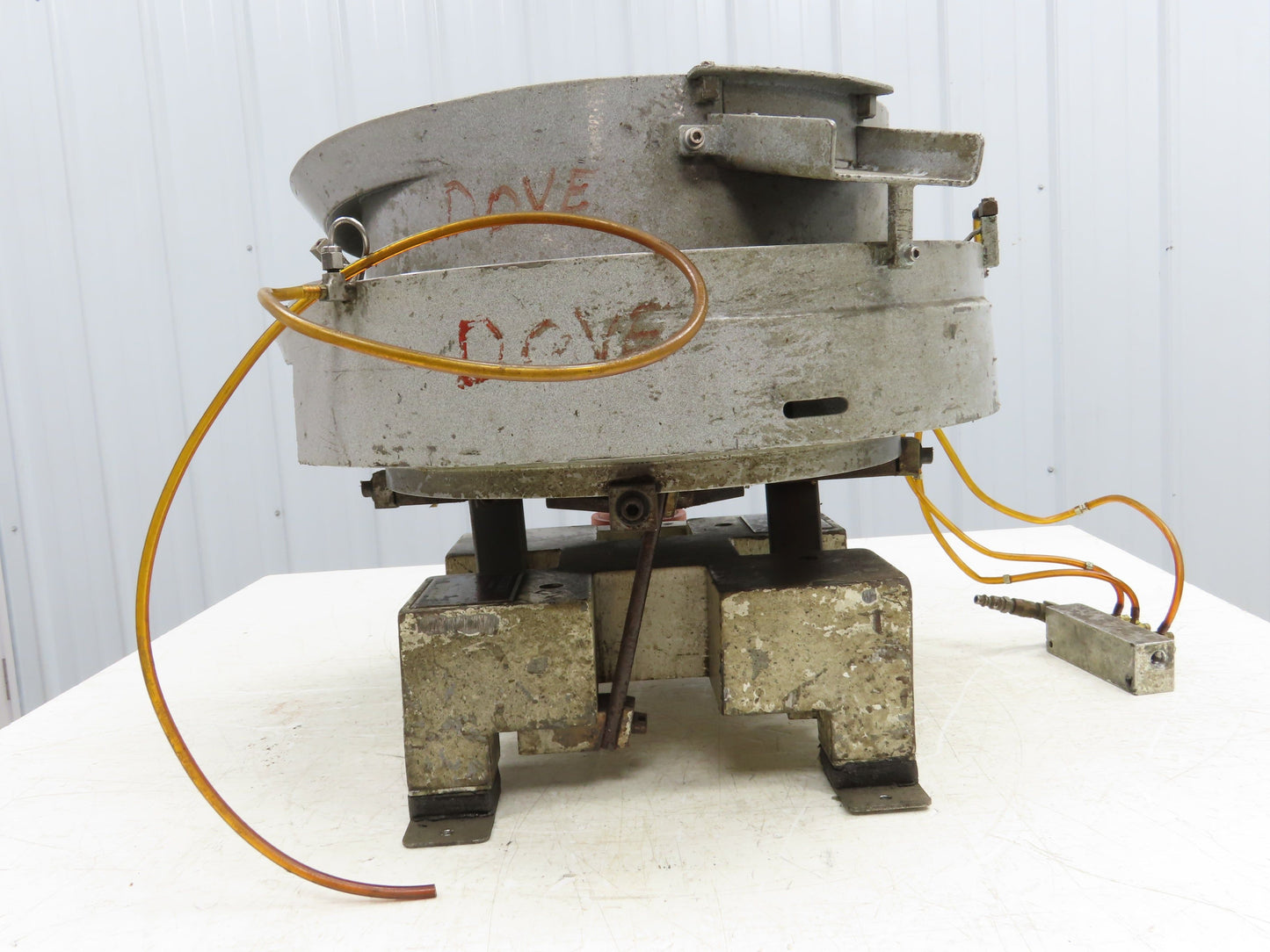 Fortville Feeders Vibco 250 Pneumatic Vibratory Parts Feeder 20" Stainless Bowl
