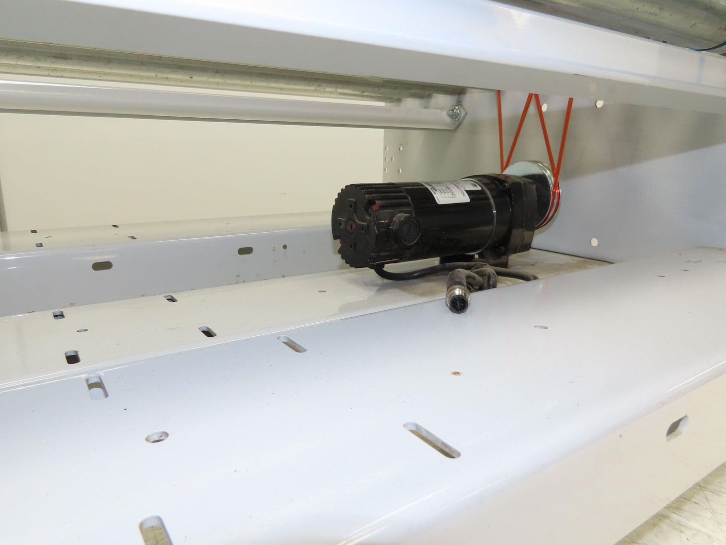 Roach 36"BF x 30"L Powered Roller Conveyor Section 130VDC O-Ring Belt Drive