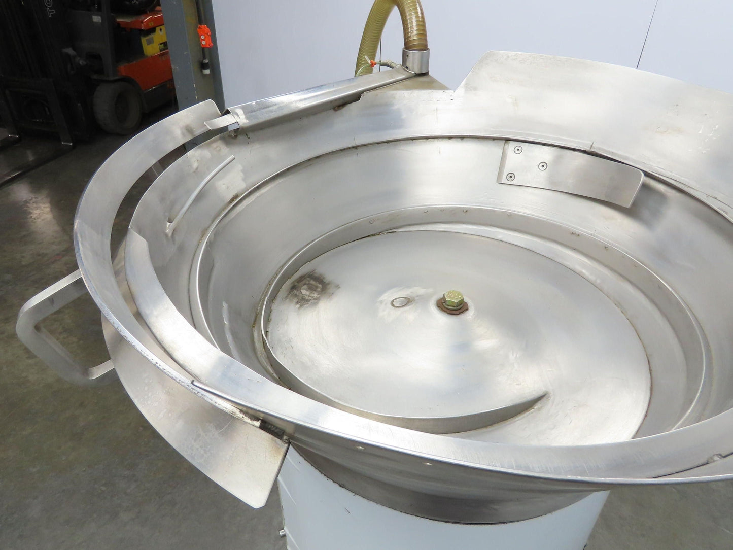 3 Master AO 40D Vibratory Small Parts Feeder 26" Stainless Bowl 115V 60"Pedestal