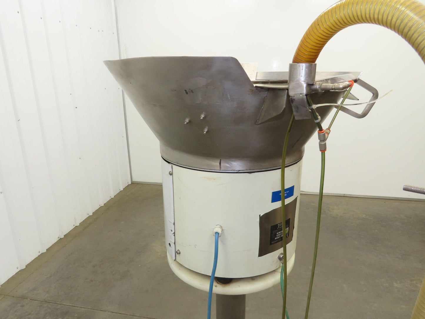 3 Master AO 40D Vibratory Small Parts Feeder 26" Stainless Bowl 115V 60"Pedestal