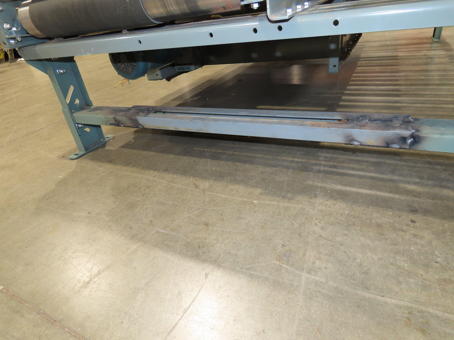 Hytrol 56"x 8' Belt Drive Pallet Conveyor 1.9" Roller 53"BF 460V 123 FPM
