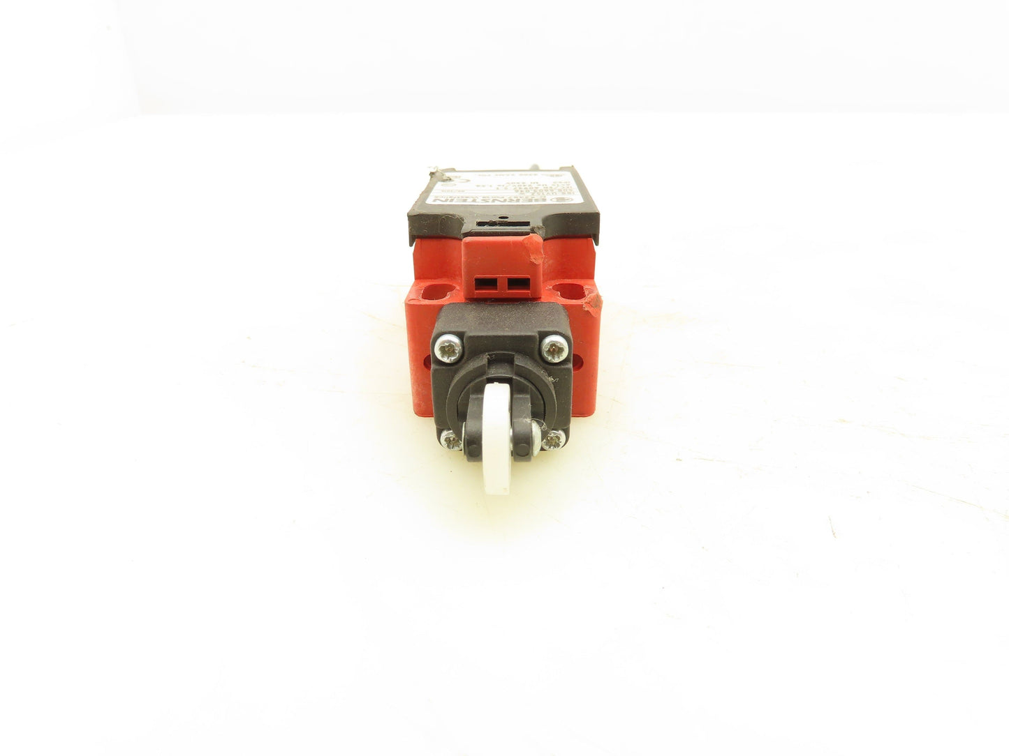 Bernstein I88-UV15Z Plastic Limit Switch Roller Plunger Head 240V 1.5A Lot of 4