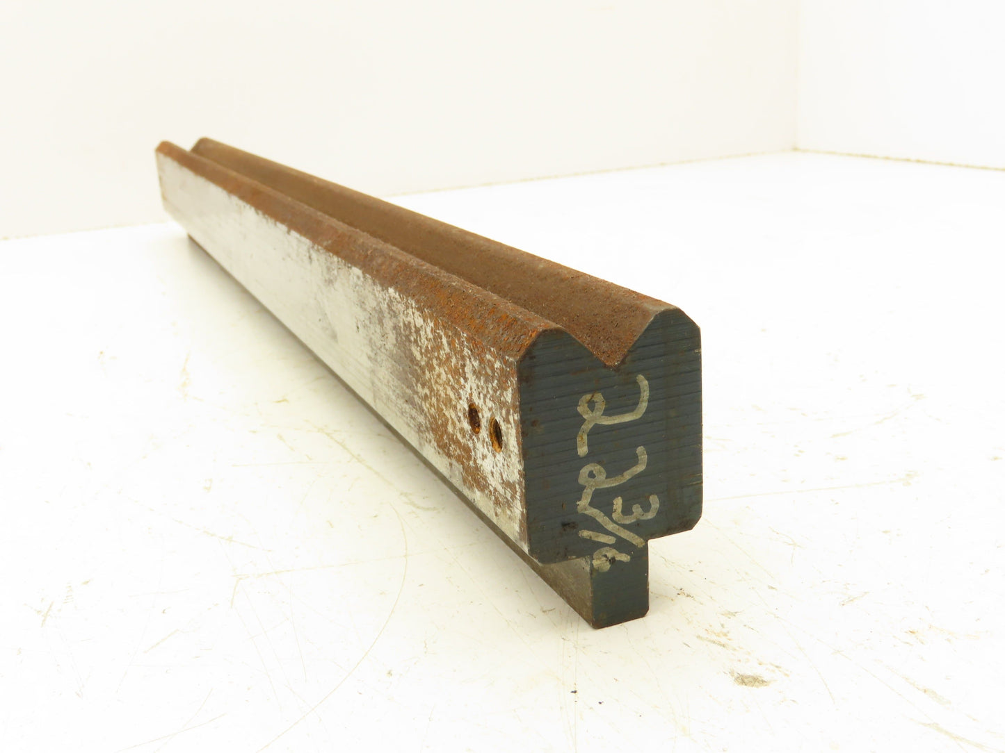 Press Brake Die 22-1/4" Long 90° V 11/16" W 3/8" D 1-3/4" H 1/2" Tang