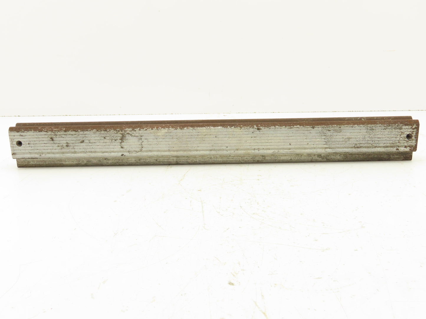 Press Brake Die 22-1/4" Long 90° V 11/16" W 3/8" D 1-3/4" H 1/2" Tang