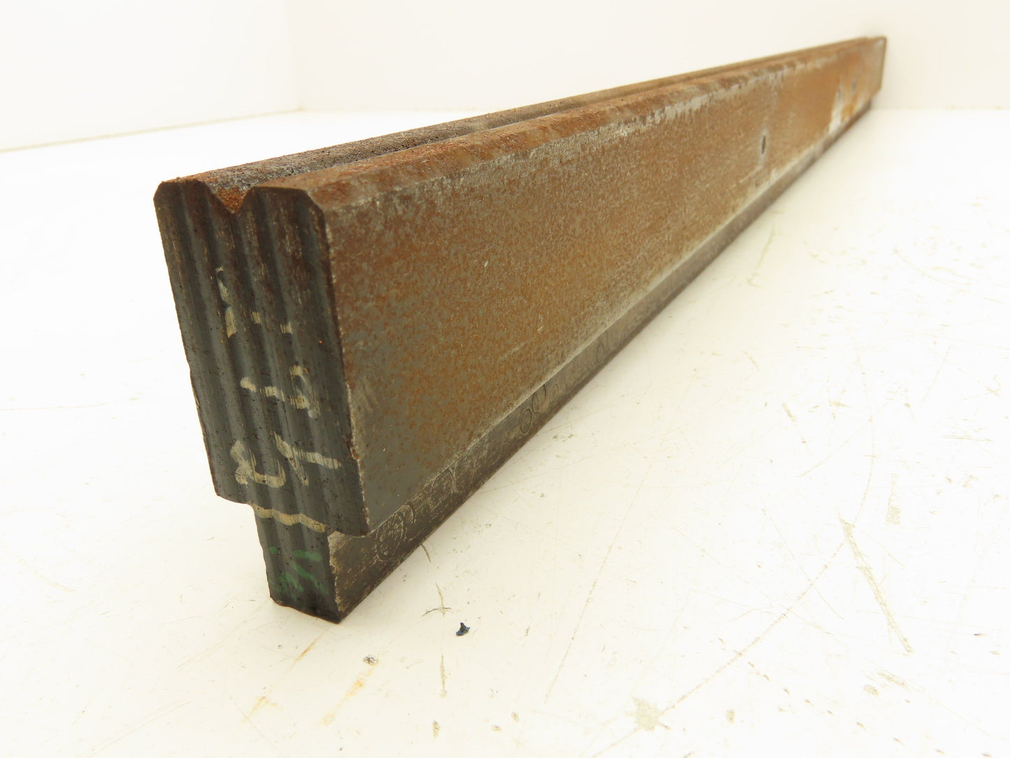 Press Brake Die 29-1/2" Long 90° V 1/4" W 1/8" D 1-3/4" H 1/2" Tang