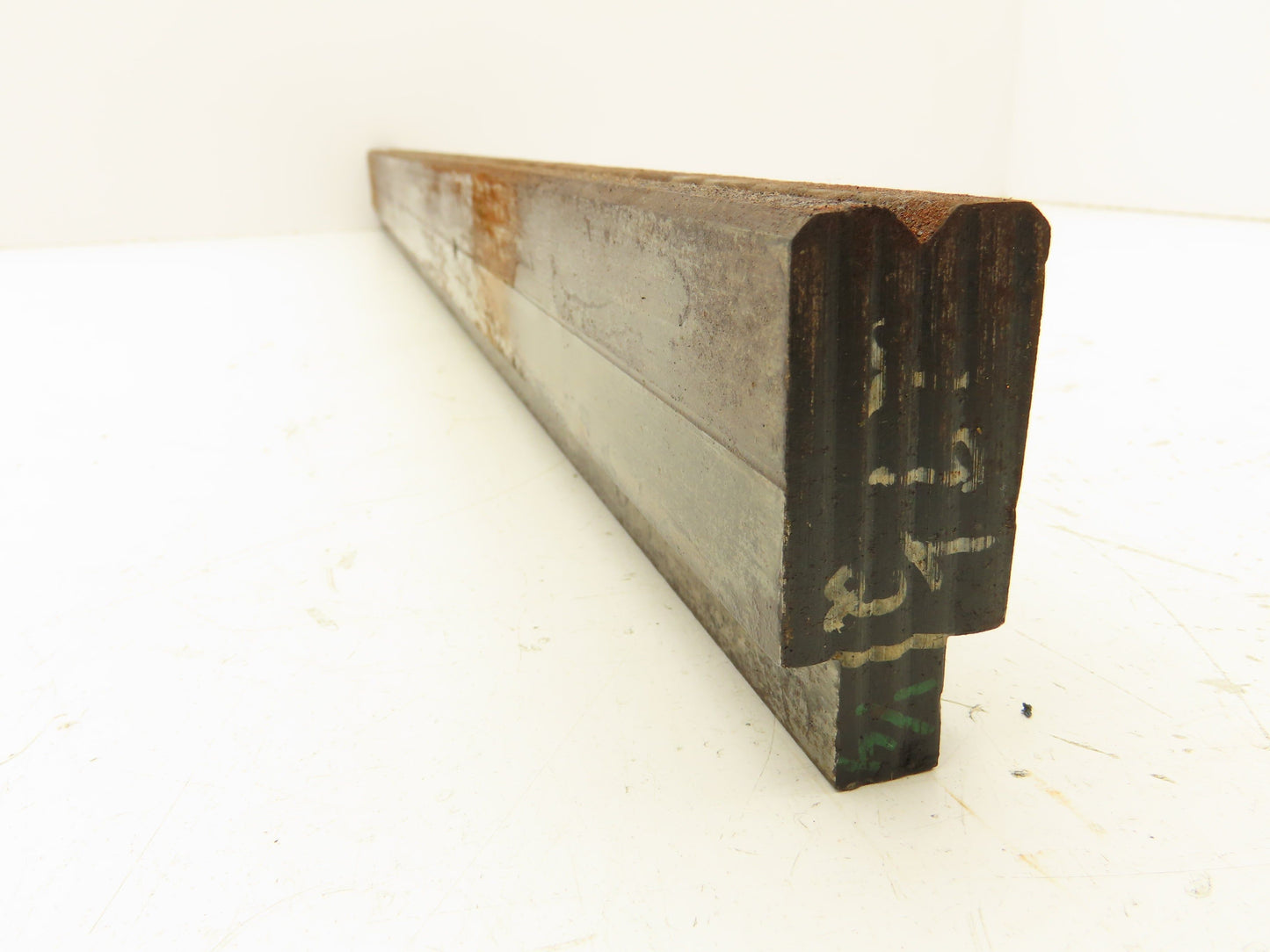Press Brake Die 29-1/2" Long 90° V 1/4" W 1/8" D 1-3/4" H 1/2" Tang