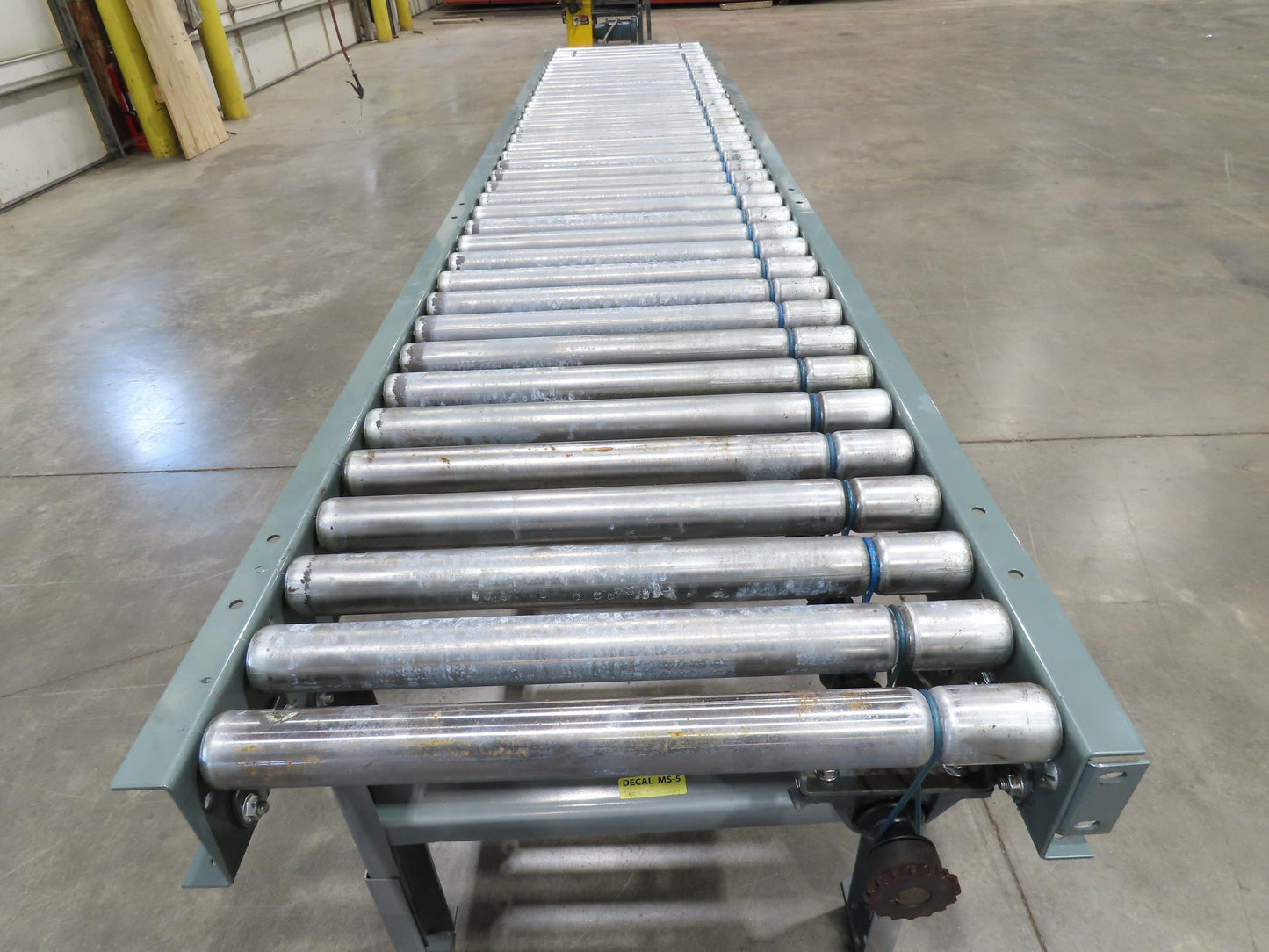 Hytrol 24"x 10' Accumulation Roller Conveyor 21"BF O-Ring Line Shaft Drive 64FPM